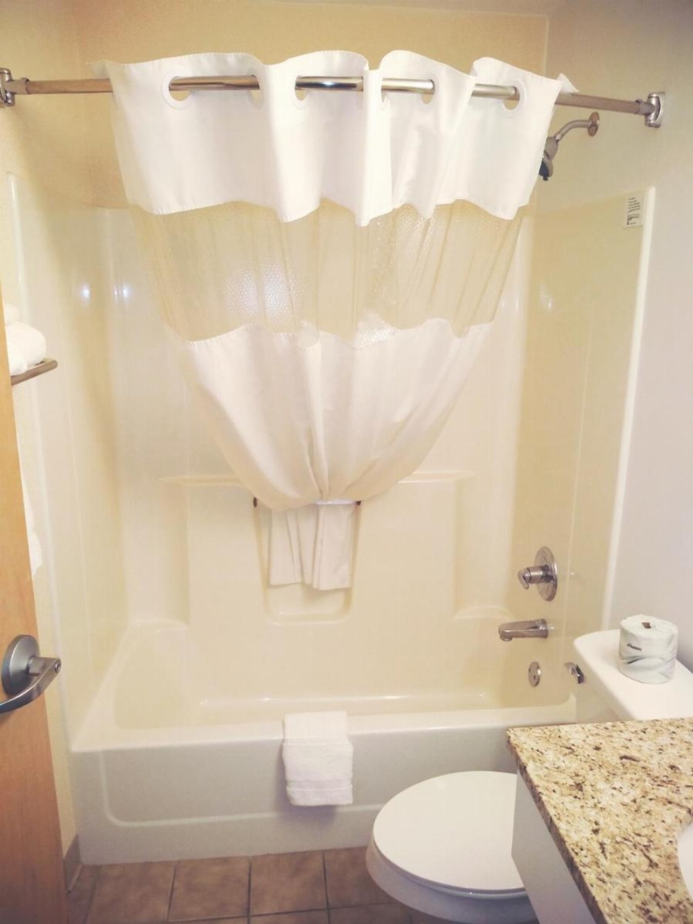 Room image 3