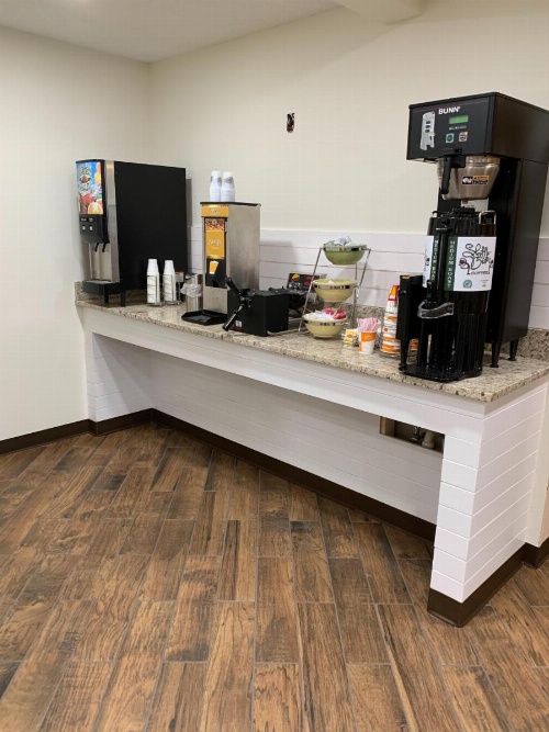 Quality Inn & Suites image 13