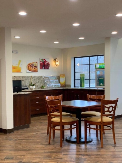 Quality Inn & Suites image 6